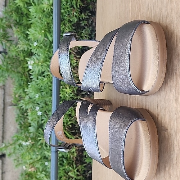 Dansko Women's Metallic Nappa Leather Tansy Sandals Size 39 NWOT - Picture 2 of 12